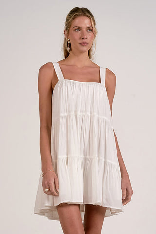 coastal chic
resort style
vacation outfit
European summer outfit
effortless elegance
bohemian style
minimalist fashion
feminine silhouette
spring fashion
summer wardrobe