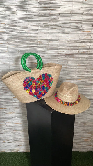 Cute Summer Bag
Beach Bag Heart Shape
Resort Accessories
Romantic Bag Design
Vacation Bag