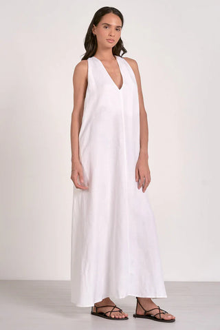 Day-to-night dress
Versatile dress
Work-to-evening
Transitional fashion
Smart–casual
Effortlessly stylish