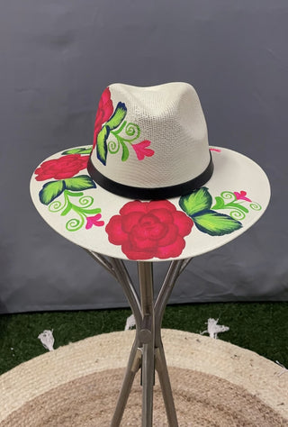 Boho hand-painted hat
Custom painted beach hat
Handmade vacation hat
Giocam artisan hat
Colorful summer hat
Hand-painted resort wear hat
One-of-a-kind painted hat
Elegant hand-painted accessories
Mediterranean-inspired hat
Giocam painted sun protection hat