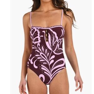 full coverage one piece
supportive bandeau swimsuit
padded cup one piece
slimming swimsuit
stretch swim fabric